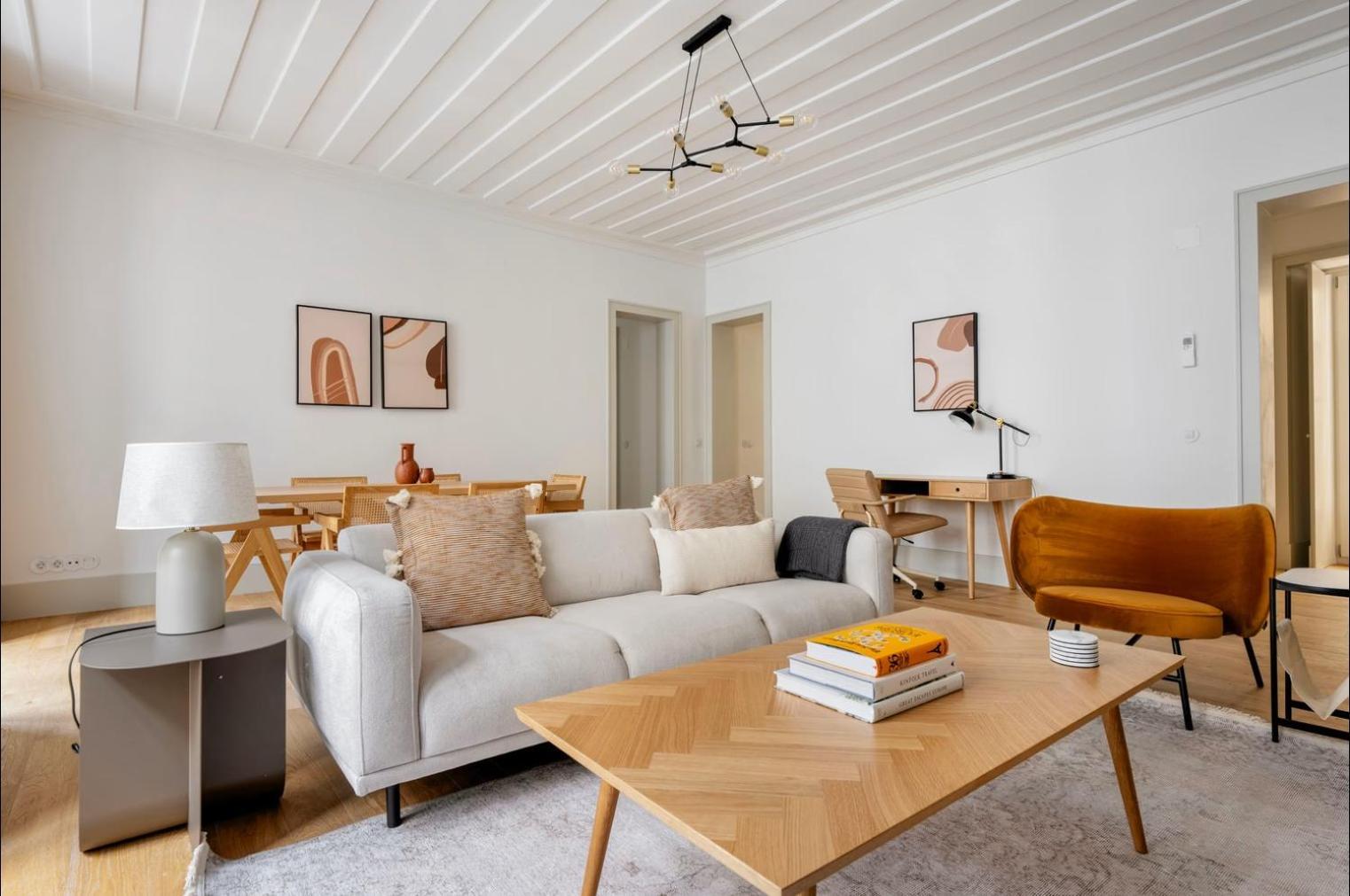 In Modern And Pleasant Shared Apartment, Santo Antonio Church In Homestay Lisbon